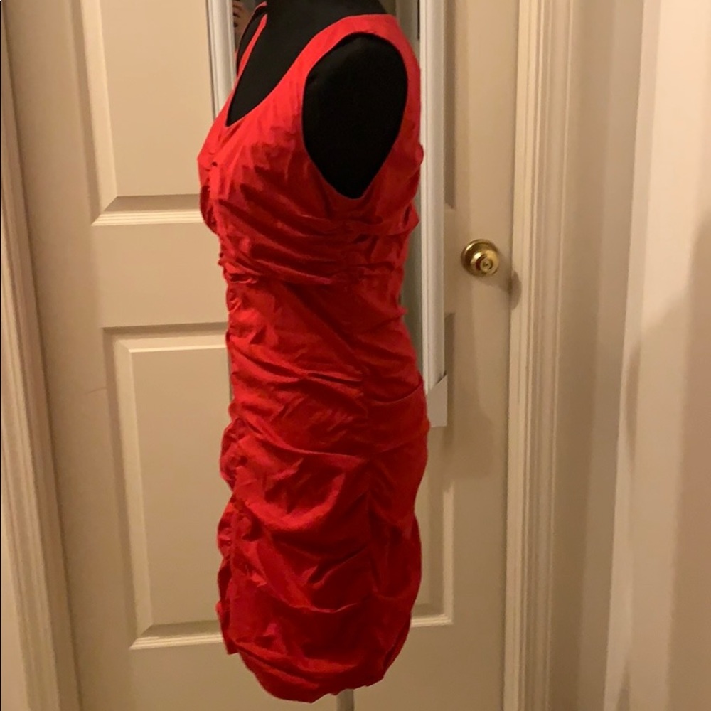 Red dress - Picture 3 of 8